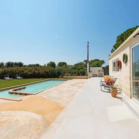 Donna By Villa San Vito dei Normanni