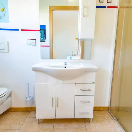 Donna By סן ויטו דיי נורמני